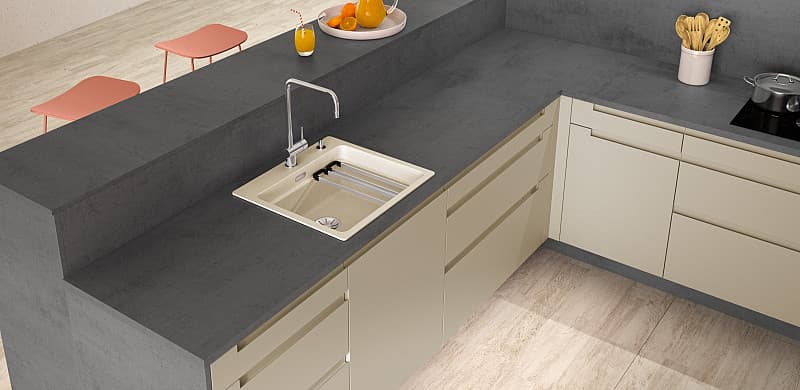 U-KÜCHE IN NATÜRLICHEN FARBTÖNEN